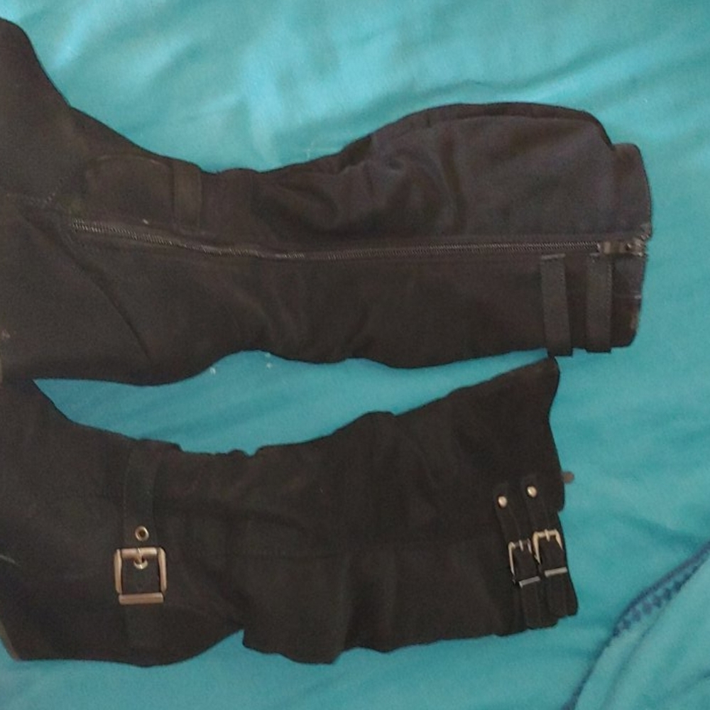 Black zippered high heel boots for young girls